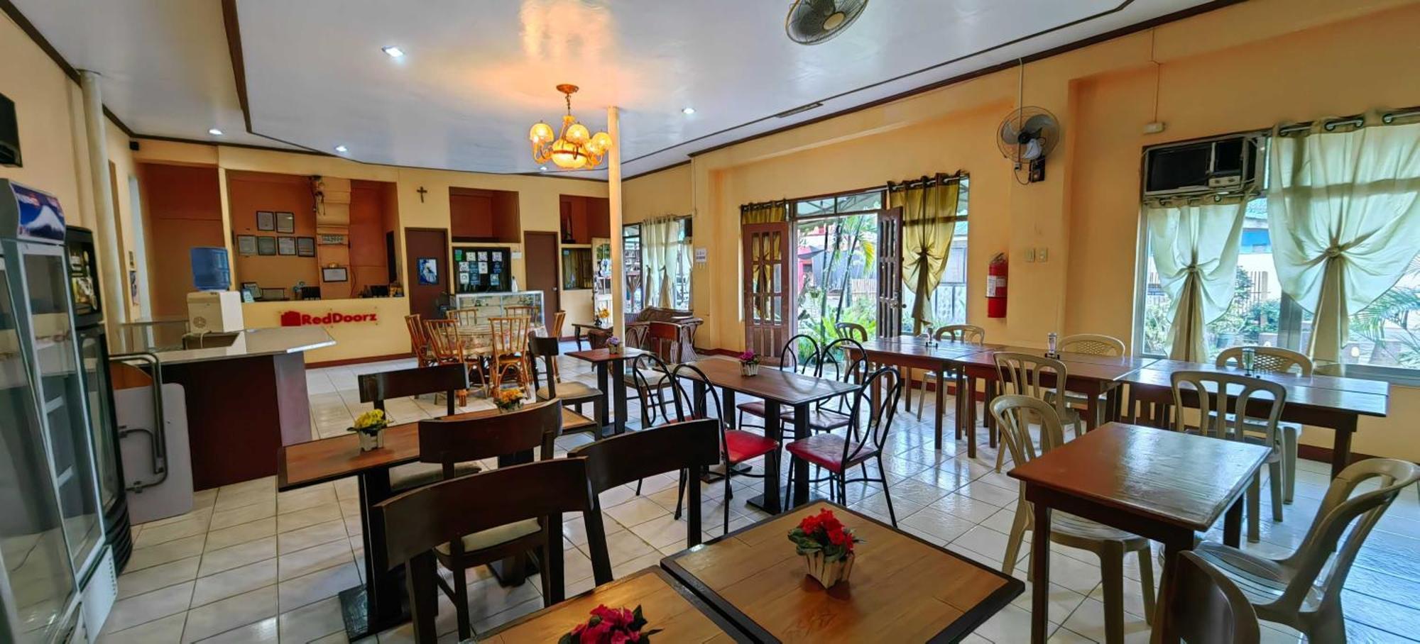 Oyo 1038 William Hearts Pension Puerto Princesa Exteriör bild