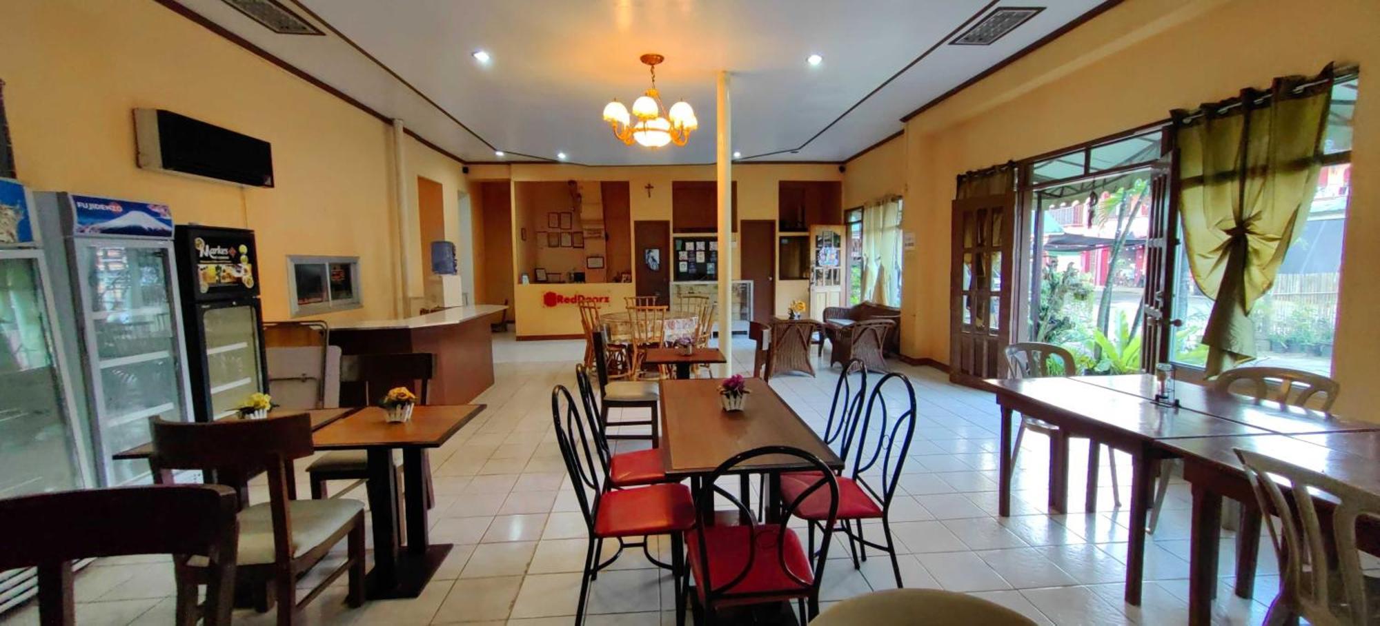 Oyo 1038 William Hearts Pension Puerto Princesa Exteriör bild