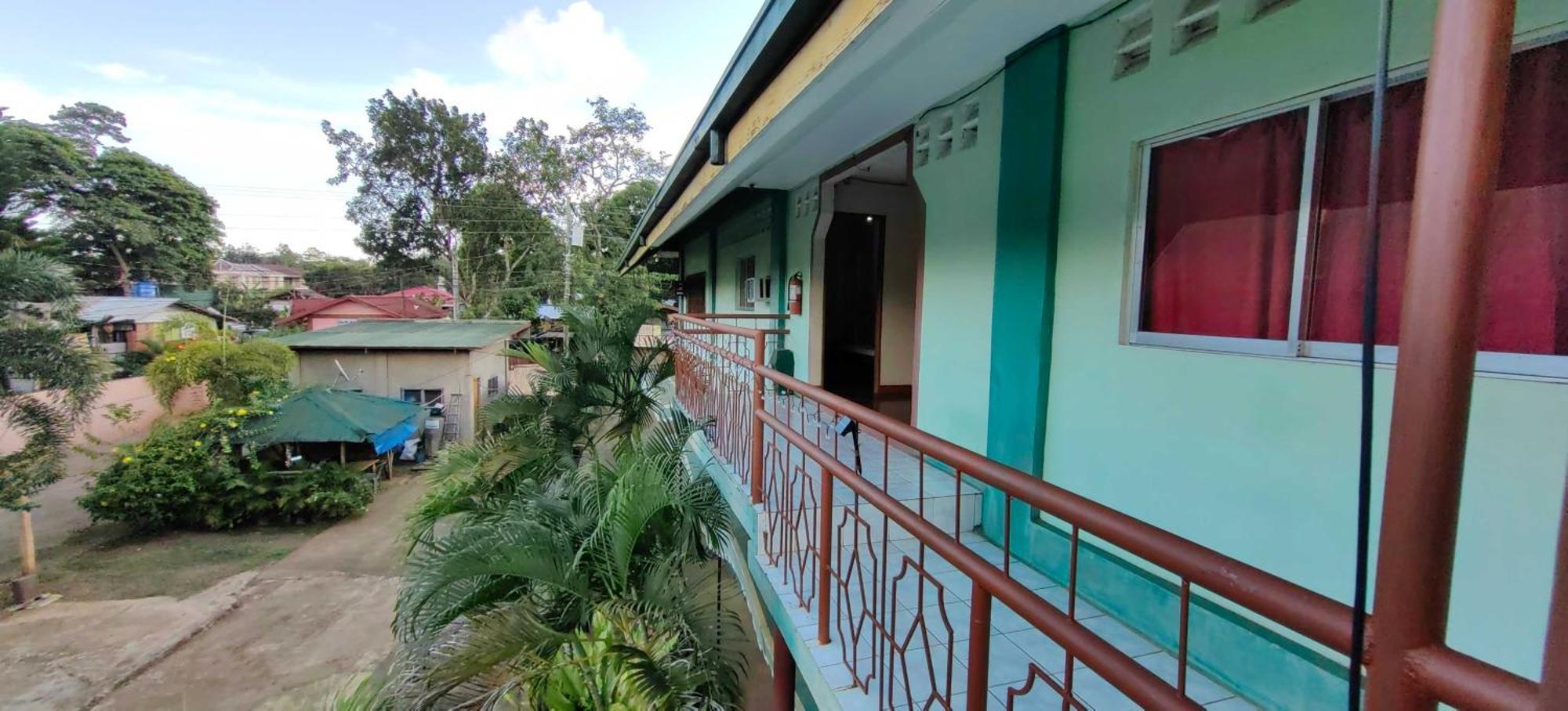 Oyo 1038 William Hearts Pension Puerto Princesa Exteriör bild